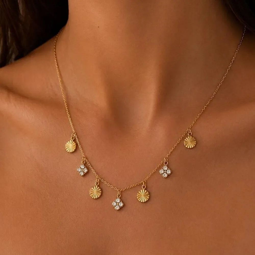 Diamond flower necklace D102